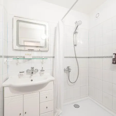 Aristocratic To The Sea Garden Apartment *